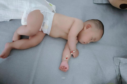 宜阳宝宝积食发烧怎么处理